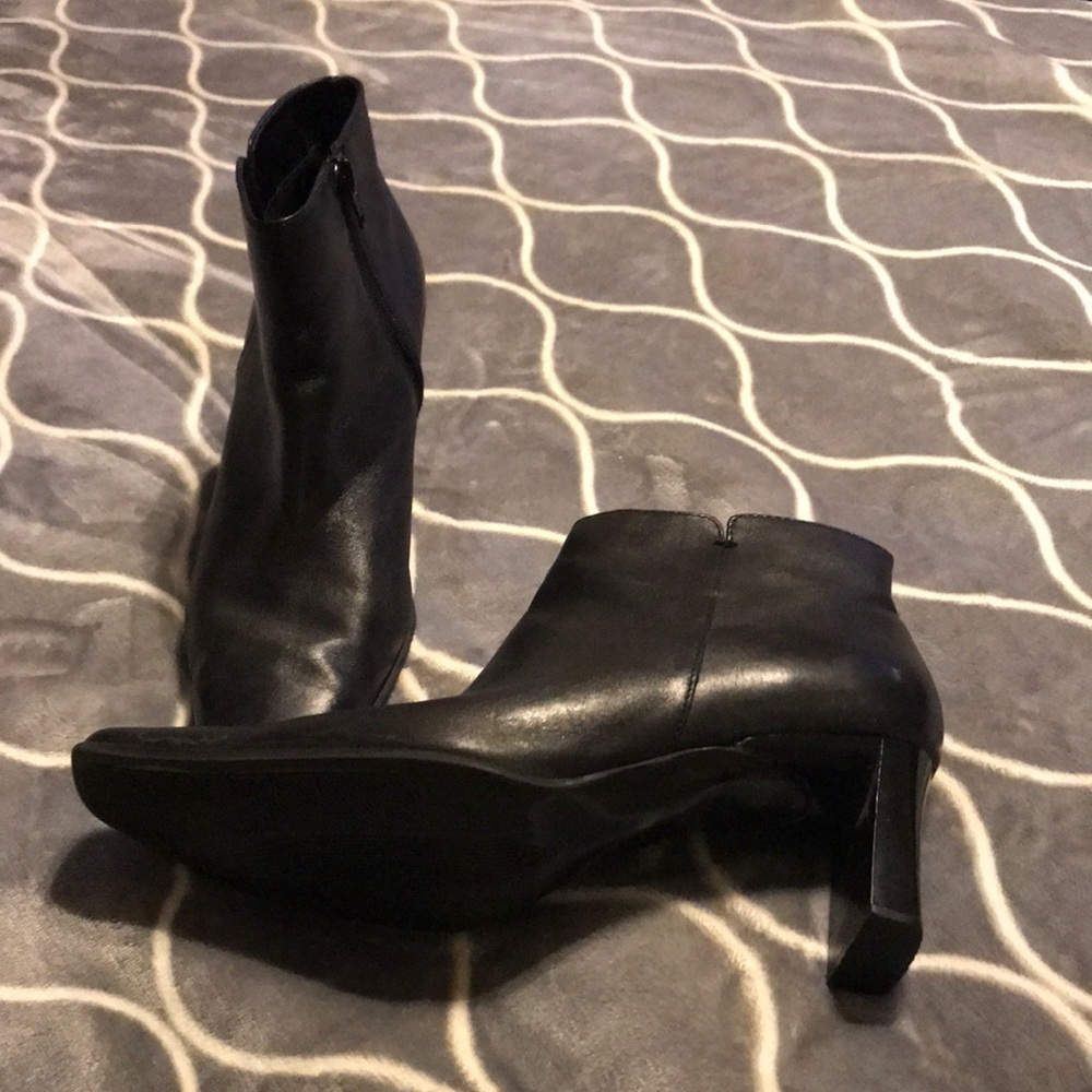 WM white MT ankle boots - Picture 2 of 3